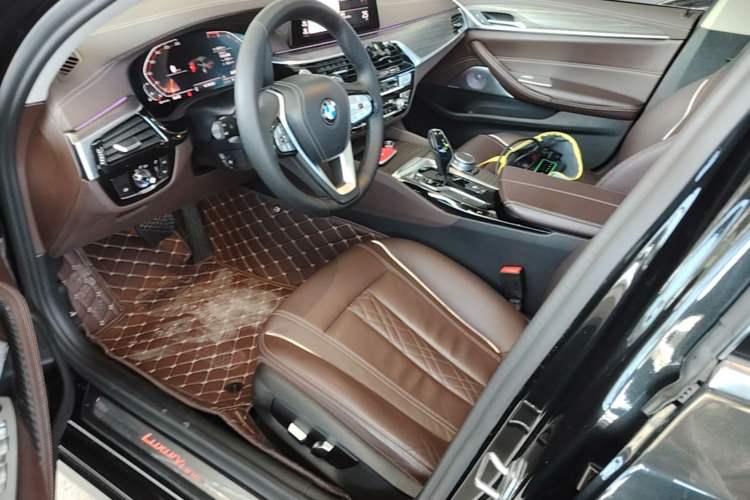 Used BMW 5 Series 2020 530Li Leading Edition Luxury Package Left Front Seat