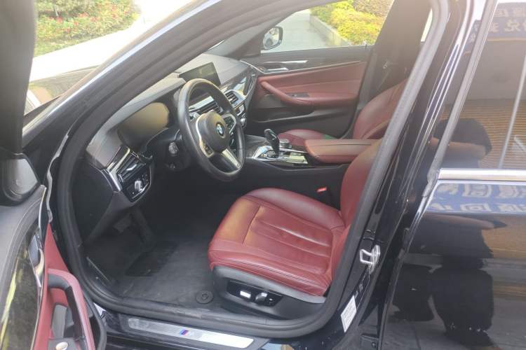 Used BMW 5 Series 2020 530Li Luxury Edition M Sport Package Left Front Seat