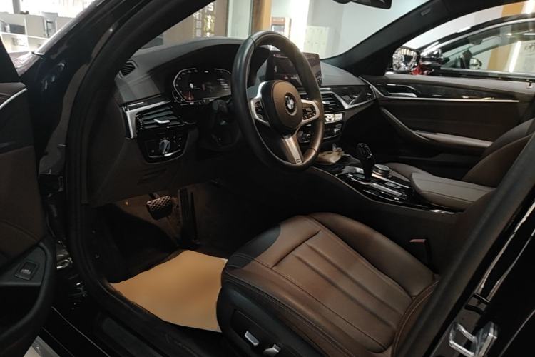 Used BMW 5 Series 2020 525Li M Sport Package Left Front Seat