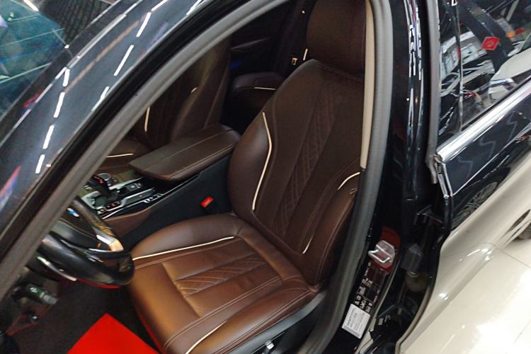 Used BMW 5 Series 2020 530Li xDrive Luxury Package Left Front Seat
