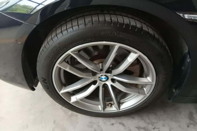 Used BMW 5 Series 2020 525Li M Sport Package Left Front Wheel Hub