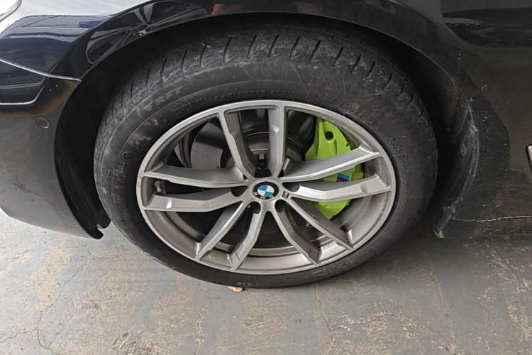 Used BMW 5 Series 2020 525Li M Sport Package Left Front Wheel Hub