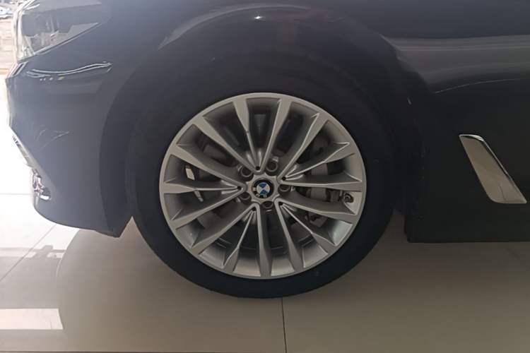 Used BMW 5 Series 2020 530Li Luxury Edition Premium Package Left Front Wheel Hub