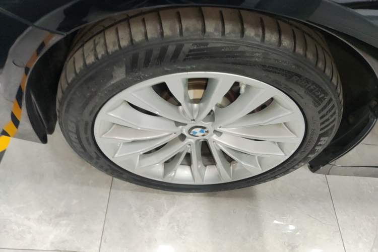 Used BMW 5 Series 2020 530Li Leading Edition Luxury Package Left Front Wheel Hub