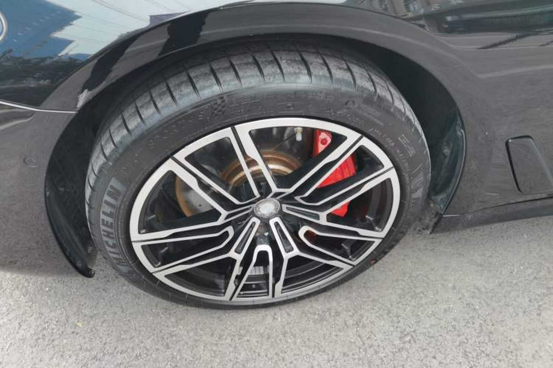 Used BMW 5 Series 2020 525Li M Sport Package Left Front Wheel Hub