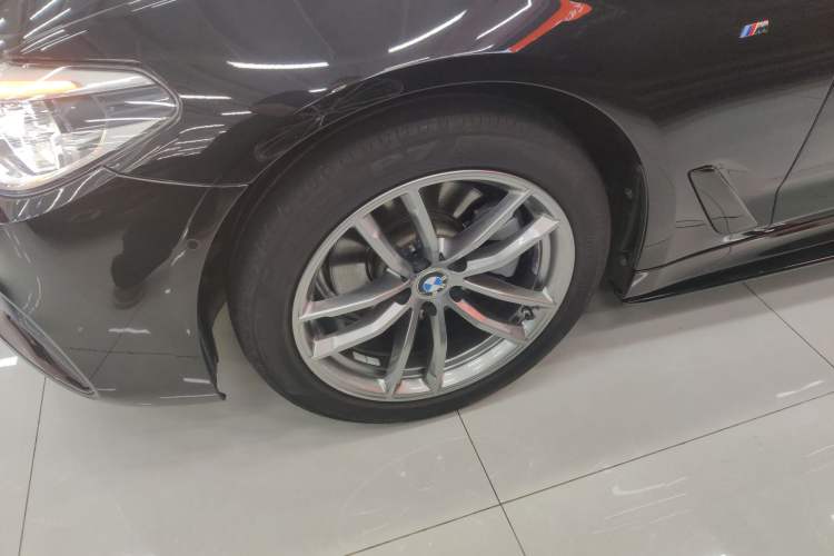 Used BMW 5 Series 2020 525i M Sport Package Left Front Wheel Hub
