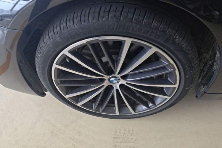 Used BMW 5 Series 2020 530Li Leading Model M Sport Package Left Front Wheel Hub