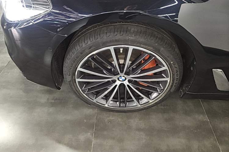 Used BMW 5 Series 2020 530Li Leading Model M Sport Package Left Front Wheel Hub