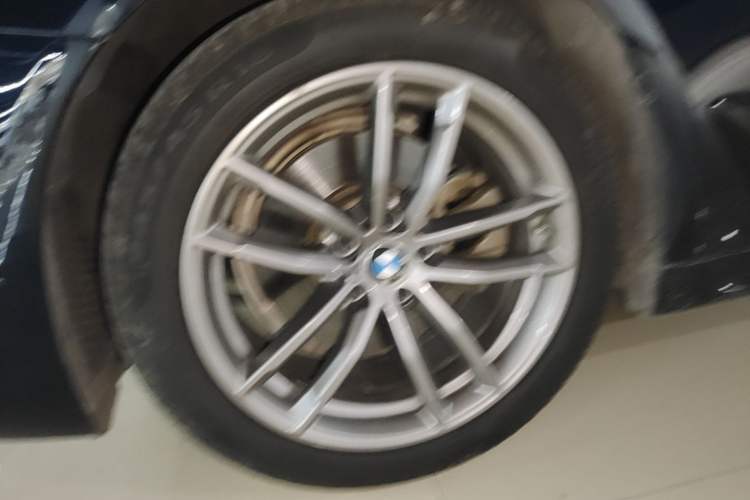 Used BMW 5 Series 2020 525i M Sport Package Left Front Wheel Hub