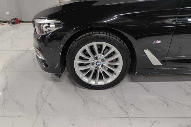 Used BMW 5 Series 2020 525Li Luxury Package Left Front Wheel Hub