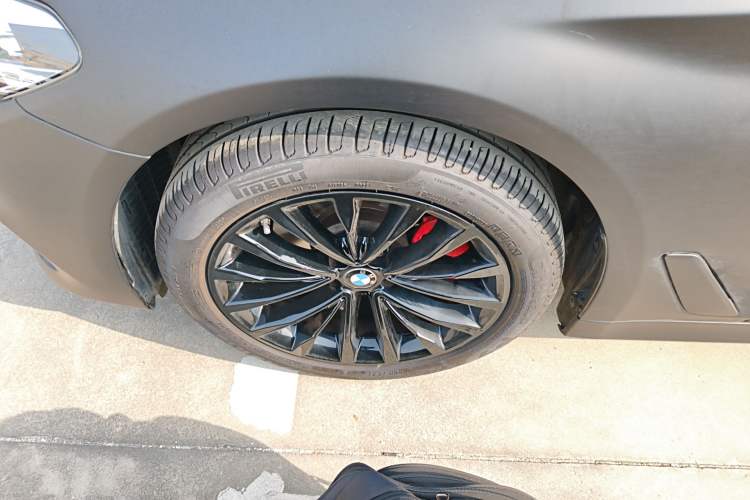 Used BMW 5 Series 2020 525Li Luxury Package Left Front Wheel Hub
