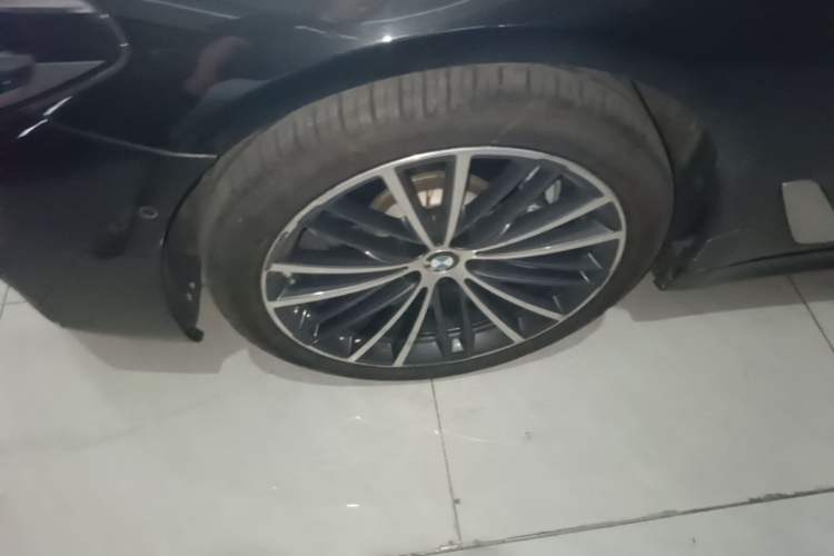 Used BMW 5 Series 2020 530Li Leading Model M Sport Package Left Front Wheel Hub