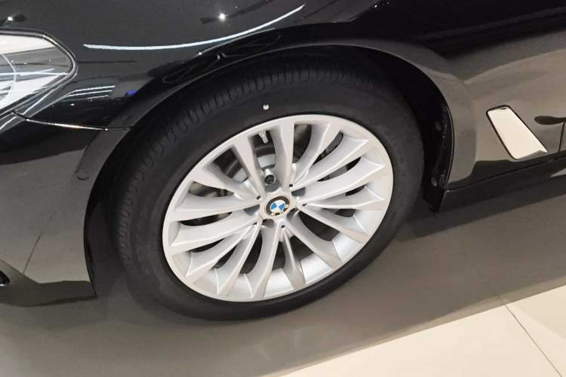 Used BMW 5 Series 2020 530Li Luxury Edition Premium Package Left Front Wheel Hub