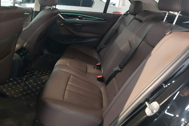 Used BMW 5 Series 2020 525Li Luxury Package Left Rear Seat