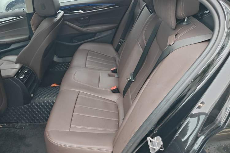 Used BMW 5 Series 2020 525Li Luxury Package Left Rear Seat