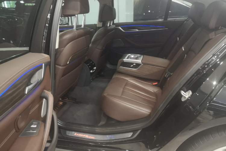 Used BMW 5 Series 2020 530Li Luxury Edition Premium Package Left Rear Seat