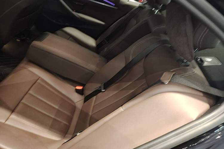 Used BMW 5 Series 2020 525Li M Sport Package Left Rear Seat