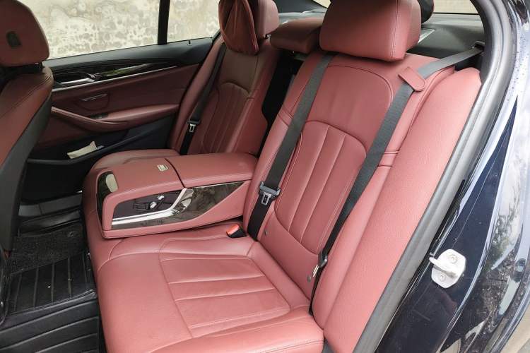 Used BMW 5 Series 2020 530Li Leading Model M Sport Package Left Rear Seat
