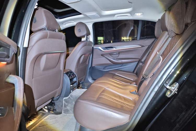 Used BMW 5 Series 2020 530Li Leading Edition Luxury Package Left Rear Seat