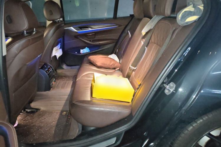 Used BMW 5 Series 2020 530Li Leading Edition Luxury Package Left Rear Seat