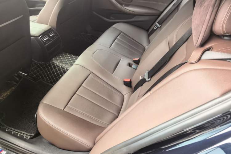 Used BMW 5 Series 2020 525Li M Sport Package Left Rear Seat