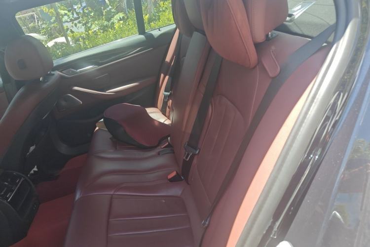 Used BMW 5 Series 2020 530Li Luxury Edition M Sport Package Left Rear Seat