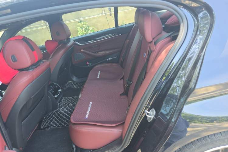 Used BMW 5 Series 2020 530Li Luxury Edition M Sport Package Left Rear Seat