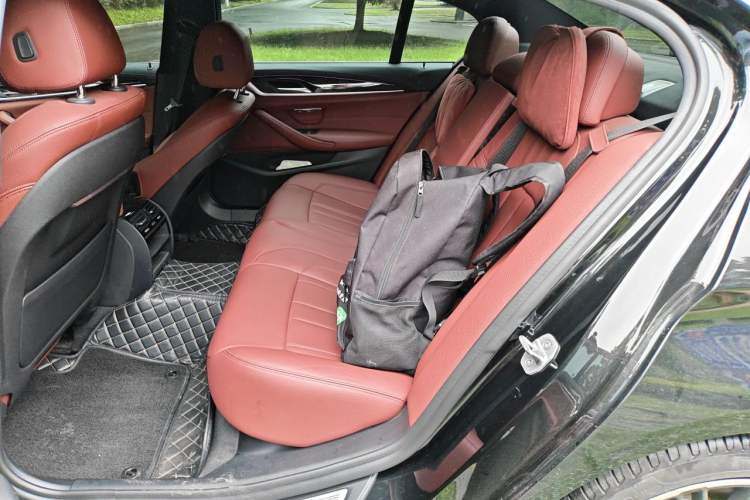 Used BMW 5 Series 2020 530Li Leading Model M Sport Package Left Rear Seat