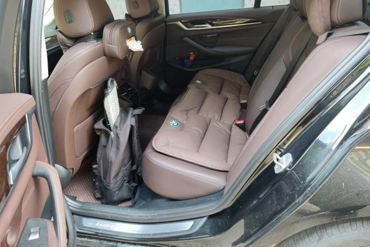 Used BMW 5 Series 2020 525Li Luxury Package Left Rear Seat