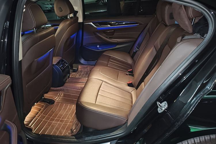 Used BMW 5 Series 2020 525Li Luxury Package Left Rear Seat