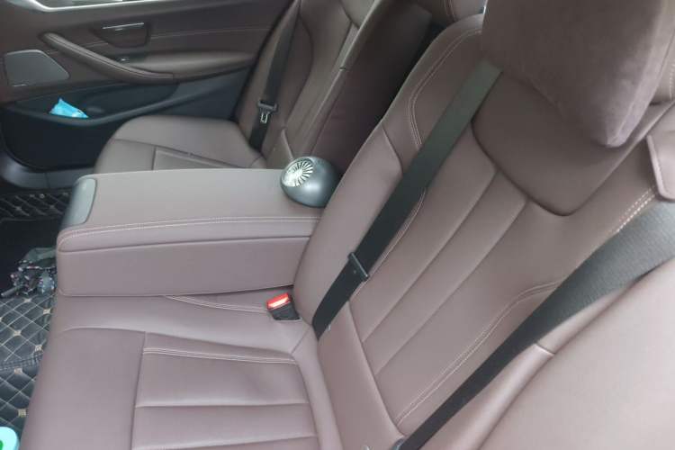 Used BMW 5 Series 2020 525Li Luxury Package Left Rear Seat