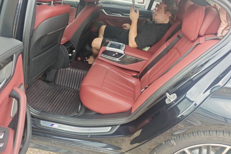 Used BMW 5 Series 2020 530Li Luxury Edition M Sport Package Left Rear Seat