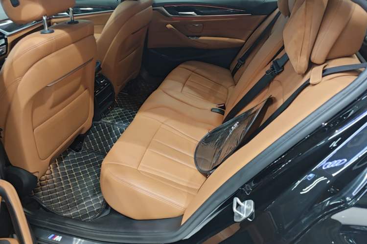Used BMW 5 Series 2020 530Li xDrive M Sport Package Left Rear Seat