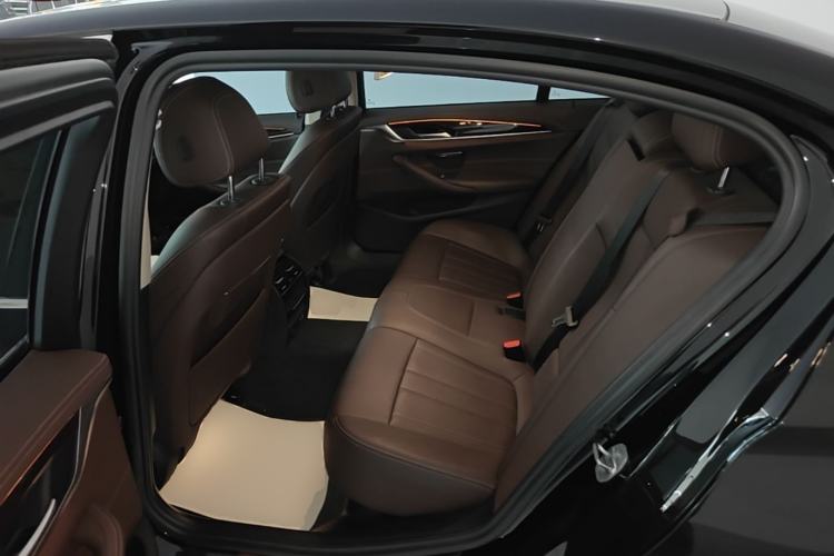 Used BMW 5 Series 2020 525Li Luxury Package Left Rear Seat