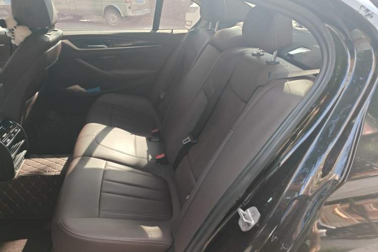 Used BMW 5 Series 2020 525Li Luxury Package Left Rear Seat