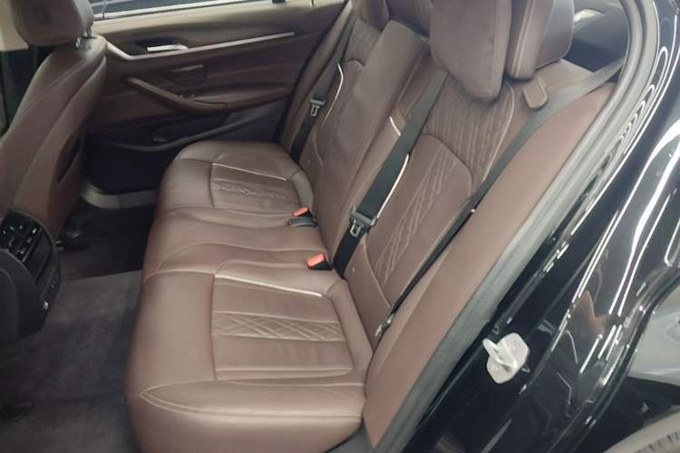 Used BMW 5 Series 2020 530Li Leading Edition Luxury Package Left Rear Seat