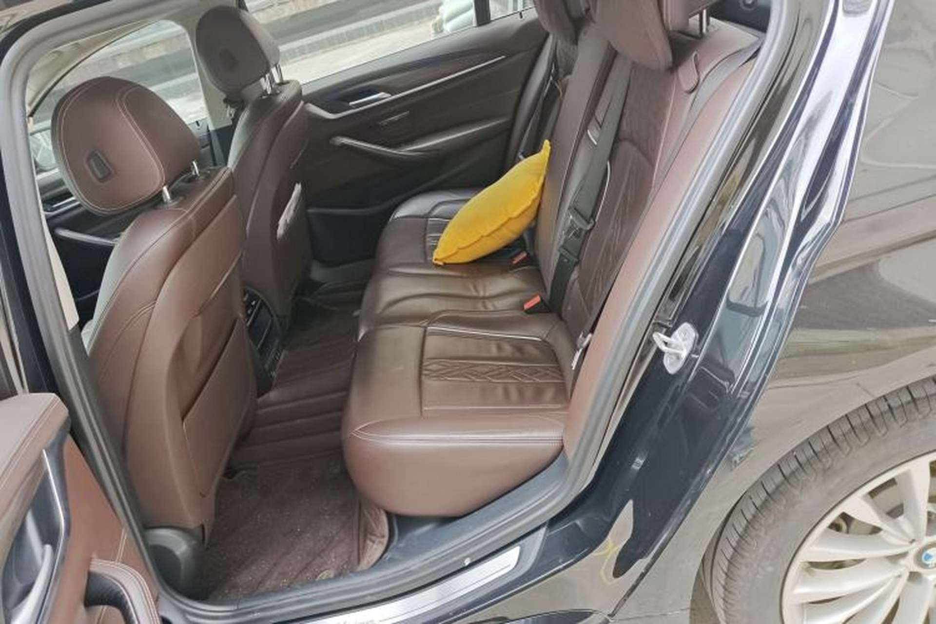 Used BMW 5 Series 2020 530Li Leading Edition Luxury Package Left Rear Seat