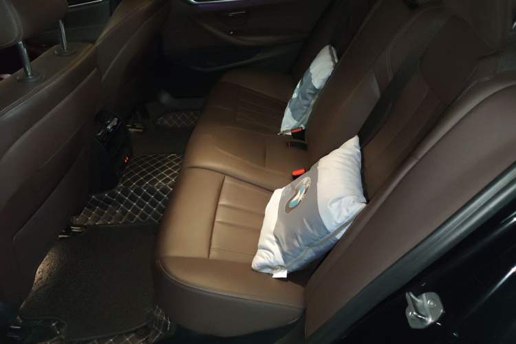 Used BMW 5 Series 2020 525Li Luxury Package Left Rear Seat