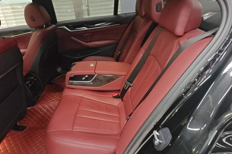 Used BMW 5 Series 2020 530Li Leading Model M Sport Package Left Rear Seat