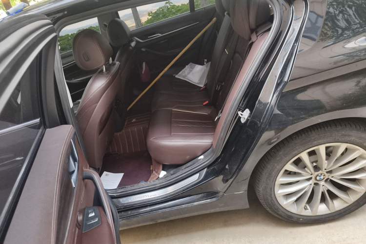 Used BMW 5 Series 2020 530Li Leading Edition Luxury Package Left Rear Seat