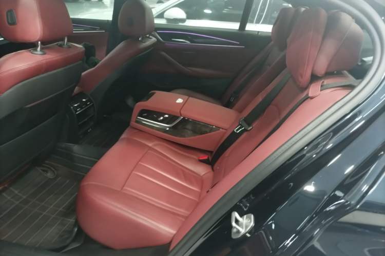 Used BMW 5 Series 2020 530Li Leading Model M Sport Package Left Rear Seat