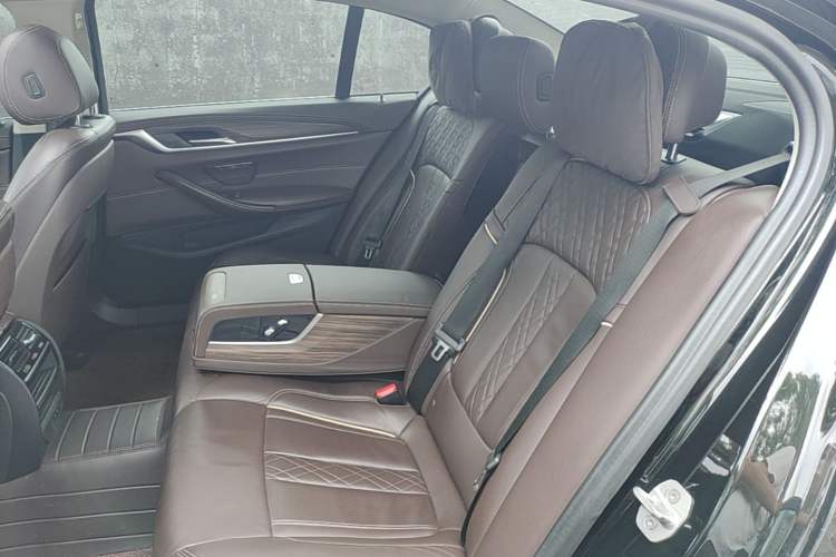 Used BMW 5 Series 2020 530Li Leading Edition Luxury Package Left Rear Seat