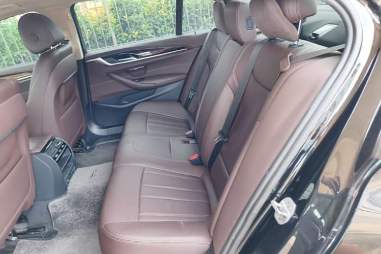 Used BMW 5 Series 2020 525Li Luxury Package Left Rear Seat