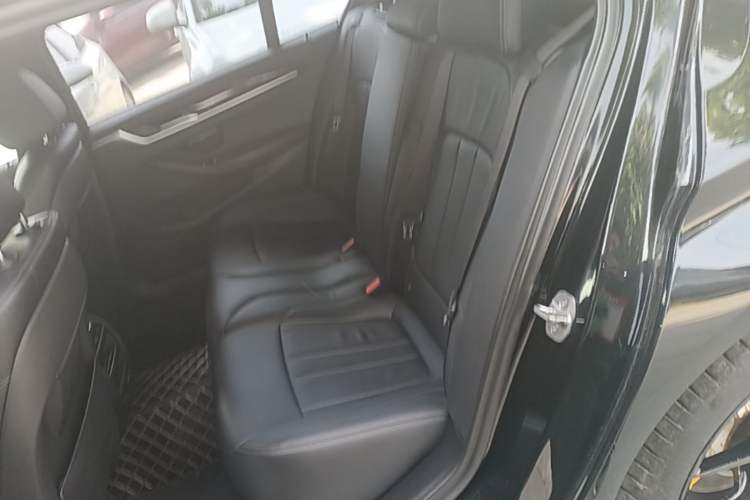 Used BMW 5 Series 2020 530Li Leading Model M Sport Package Left Rear Seat