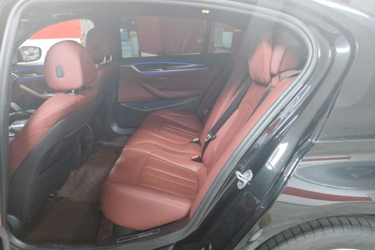 Used BMW 5 Series 2020 530Li Leading Model M Sport Package Left Rear Seat
