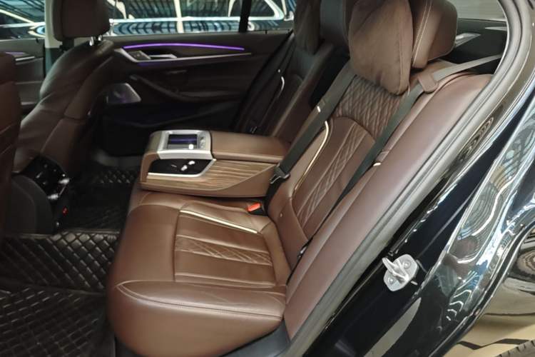 Used BMW 5 Series 2020 530Li Executive Luxury Package Left Rear Seat