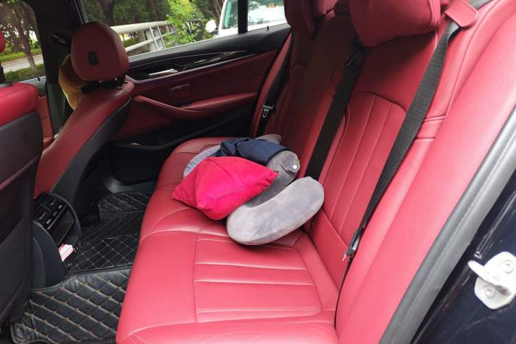 Used BMW 5 Series 2020 530Li Leading Model M Sport Package Left Rear Seat