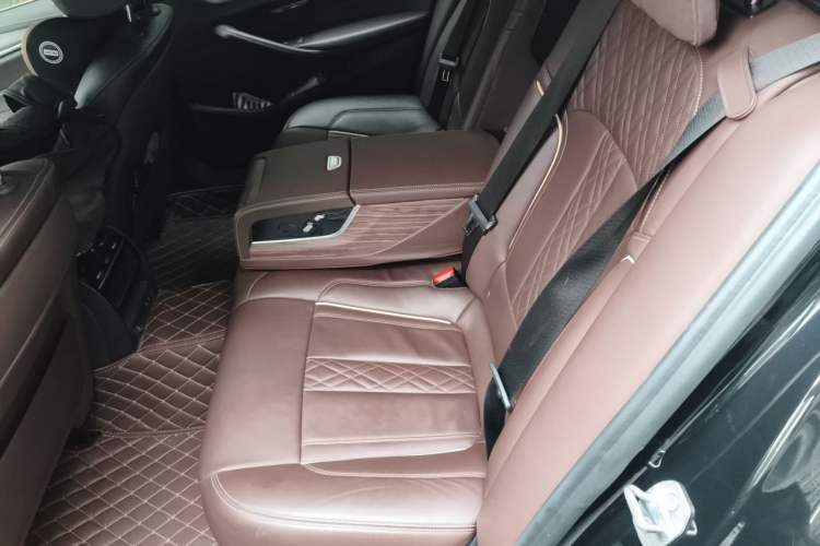 Used BMW 5 Series 2020 530Li Leading Edition Luxury Package Left Rear Seat