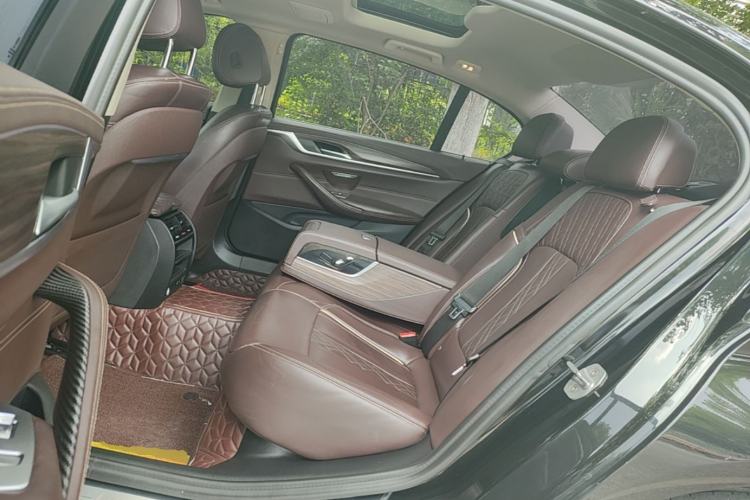 Used BMW 5 Series 2020 530Li Leading Edition Luxury Package Left Rear Seat