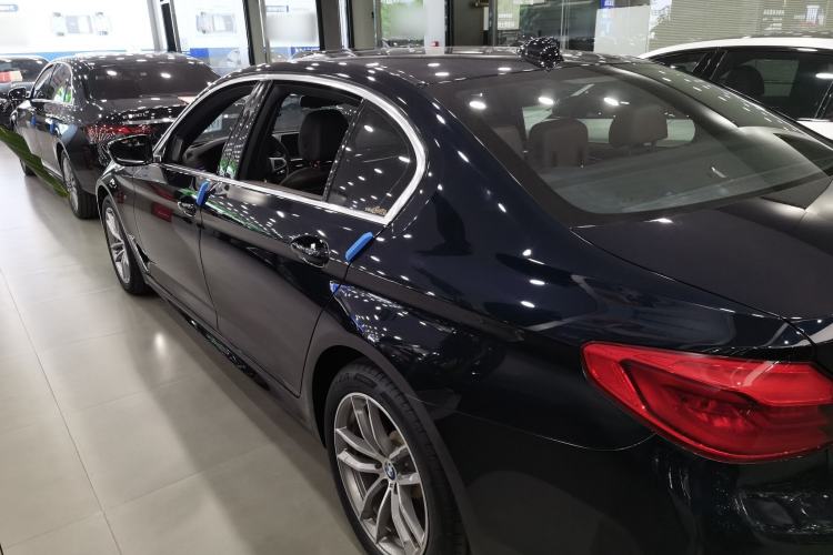 Used BMW 5 Series 2020 525Li M Sport Package Left Side